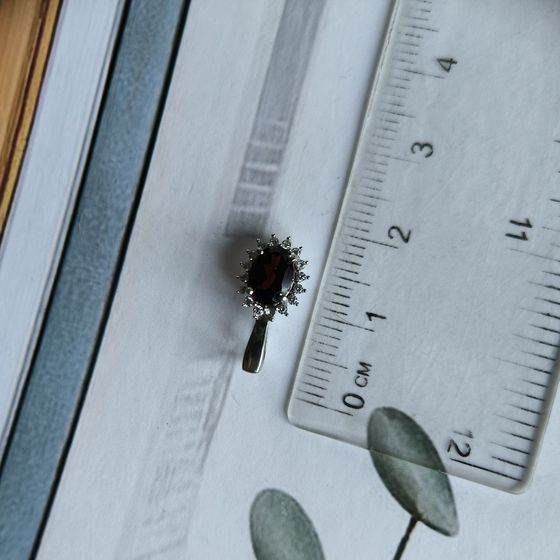 Серебряная подвеска с гранатом 1.041ct
