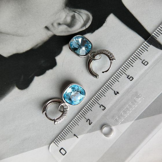 Серебряные серьги с фианитами