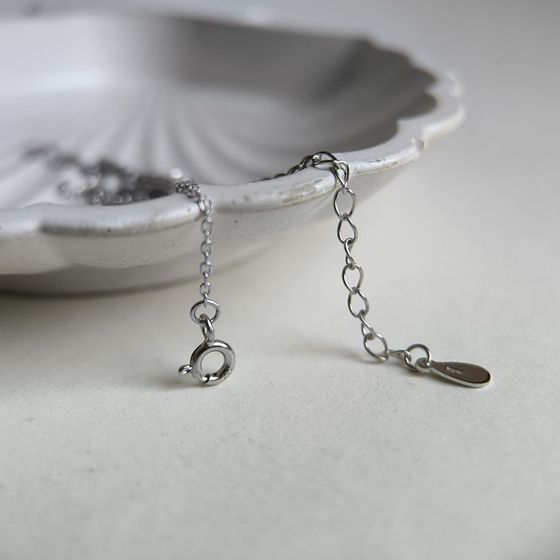 Серебряное колье с фианитами