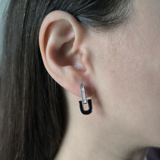 Серебряные серьги с фианитами, емаллю