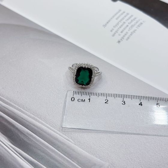 Серебряное кольцо с изумрудом nano 5.234ct