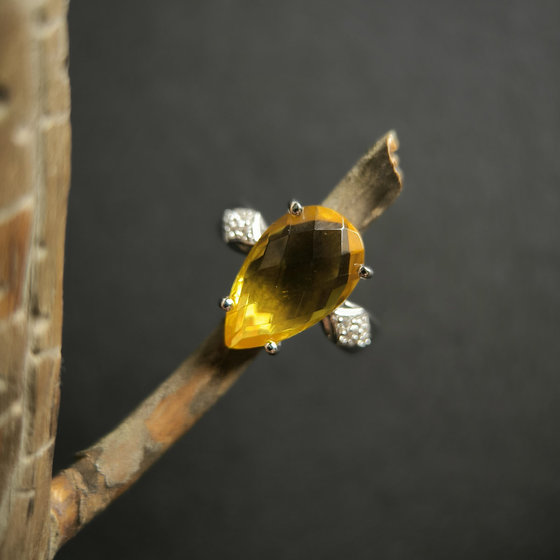 Серебряное кольцо с цитрином nano 4.572ct