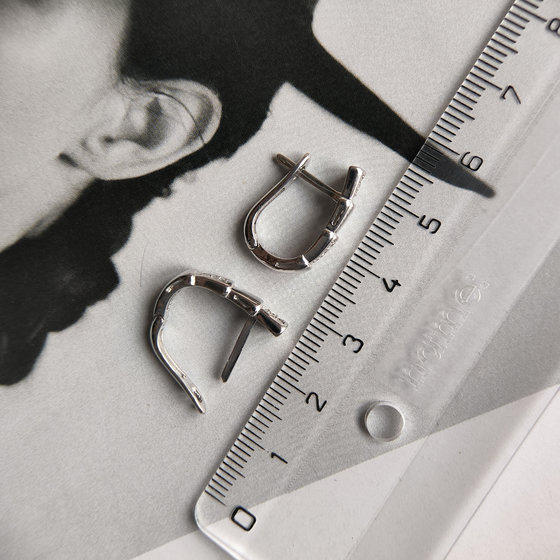 Серебряные серьги с фианитами 0.2ct