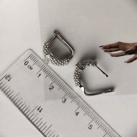 Серебряные серьги с фианитами