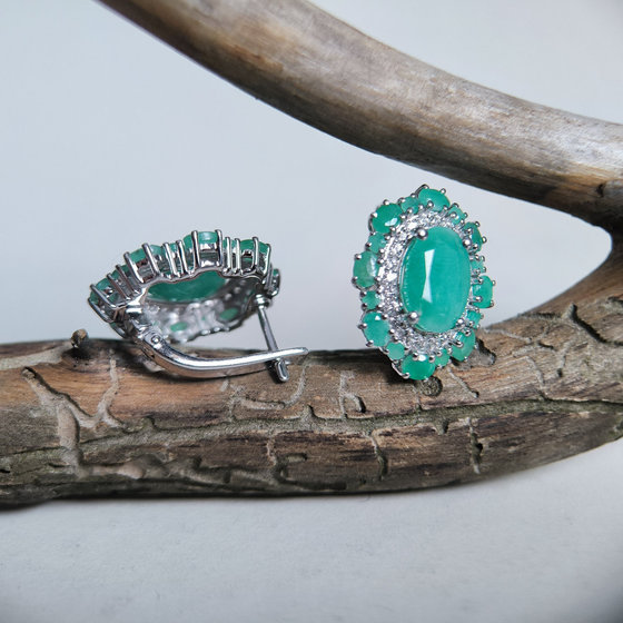Серебряные серьги с изумрудом 11.133ct