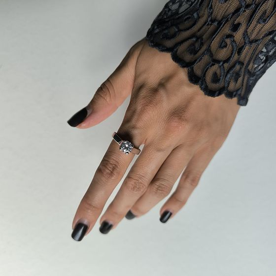 Серебряное кольцо с фианитами Серебряное кольцо с фианитами