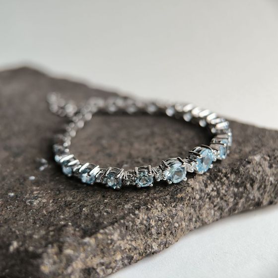 Серебряный браслет с топазом