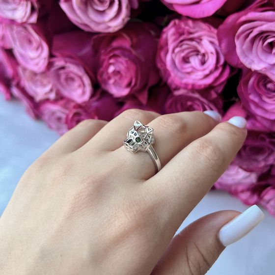 Серебряное кольцо с фианитами Серебряное кольцо с фианитами