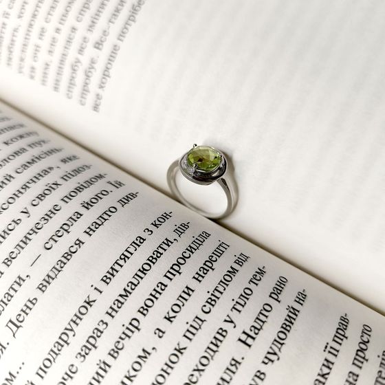 Серебряное кольцо с хризолітом 2.275ct