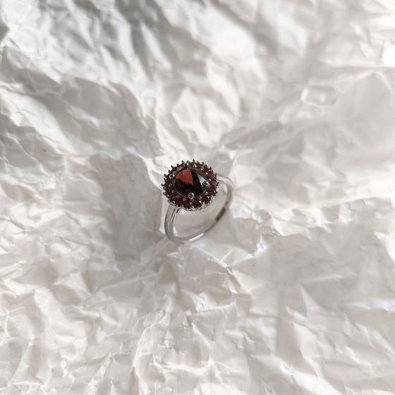 Серебряное кольцо с гранатом 2.82ct