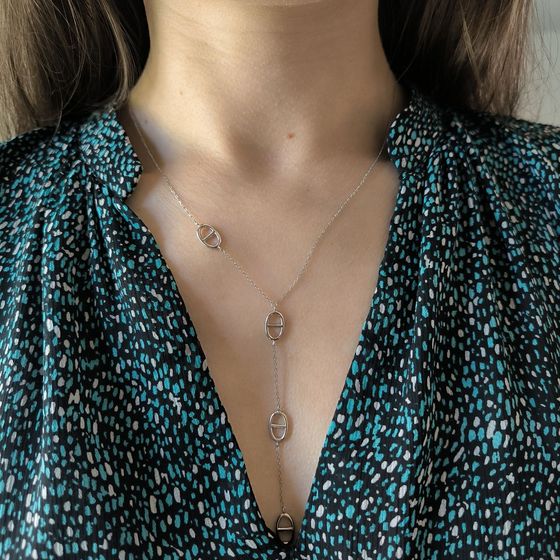 Серебряное колье без камней