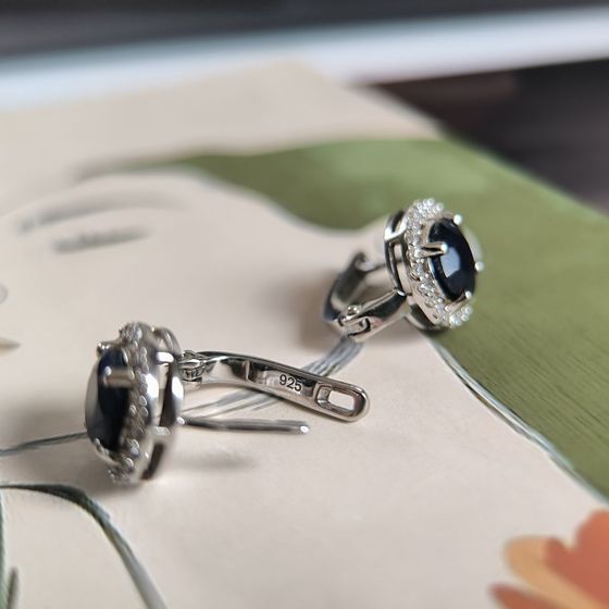 Серебряные серьги с сапфиром 5.916ct, фианитами