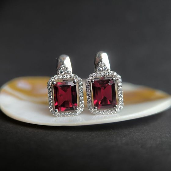 Серебряные серьги с гранатом nano 4.884ct, фианитами