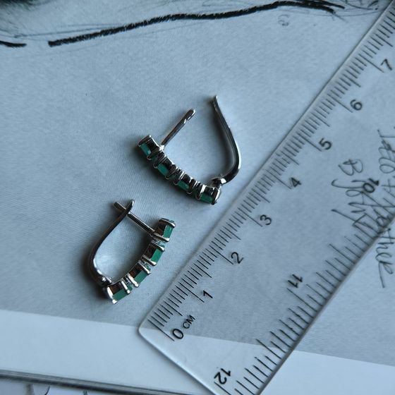 Серебряные серьги с изумрудом 2.07ct
