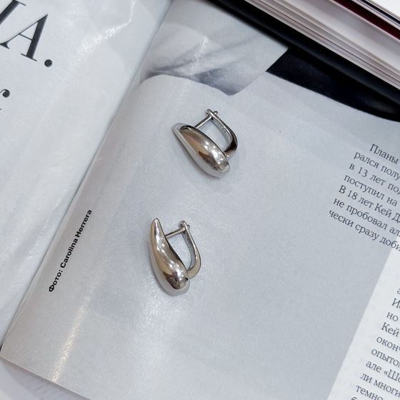 Серебряные серьги без камней Серебряные серьги без камней