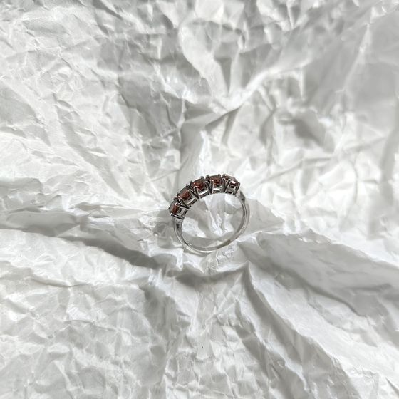 Серебряное кольцо с гранатом 1.558ct