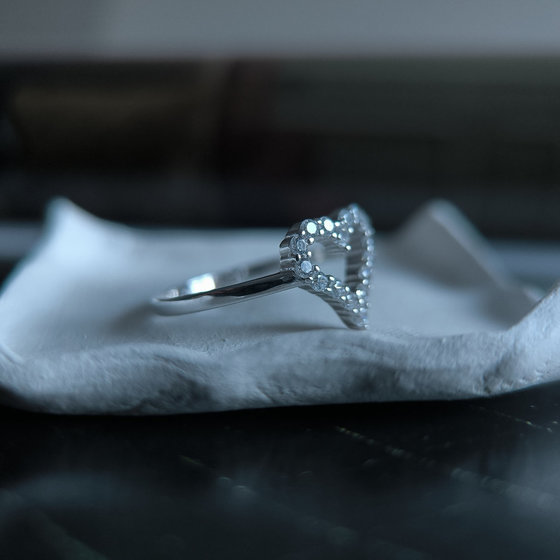 Серебряное кольцо с фианитами