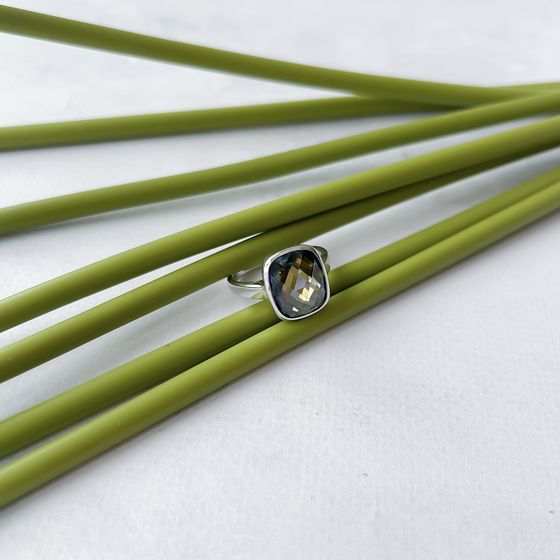Серебряное кольцо с мистик топазом 4.186ct