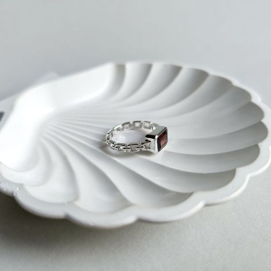Серебряное кольцо с гранатом 1.905ct
