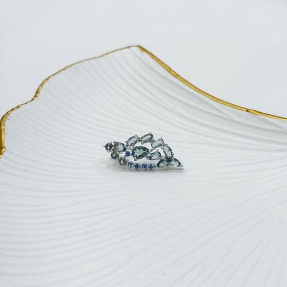 Серебряная брошка с топазом Лондон Блю 2.313ct