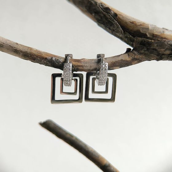 Серебряные серьги с фианитами