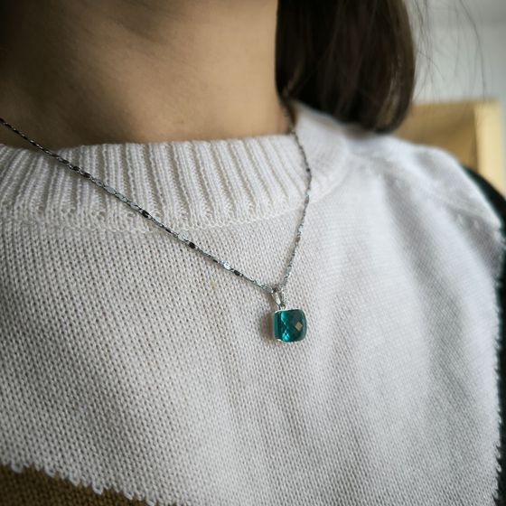 Серебряная подвеска с фианитами