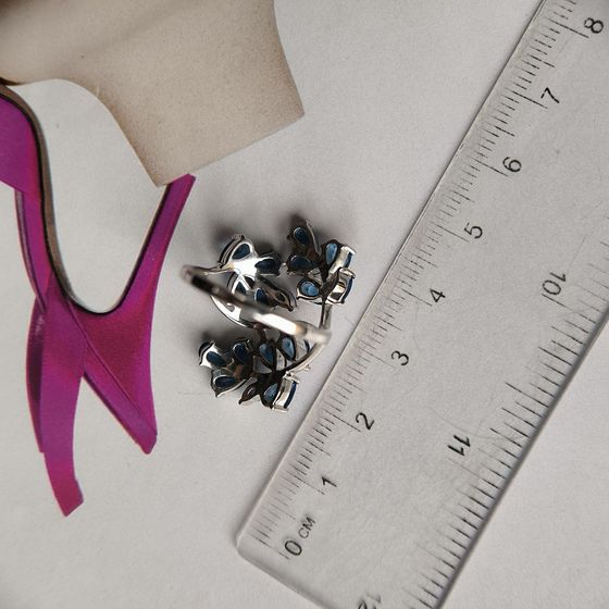 Серебряное кольцо с сапфиром nano 2.37ct