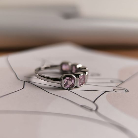 Серебряное кольцо с фианитами