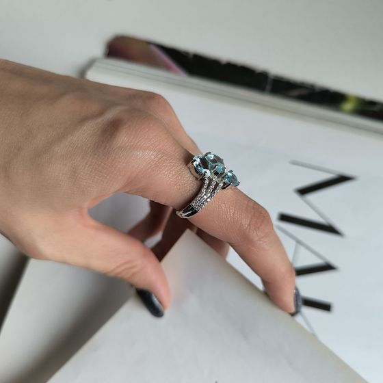 Серебряное кольцо с топазом 4.308ct