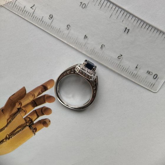 Серебряное кольцо с сапфиром nano 1.342ct, фианитами