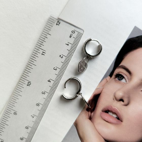 Серебряные серьги с фианитами