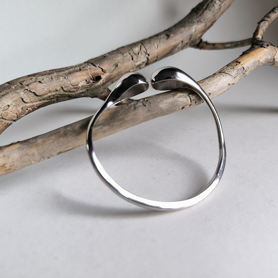 Серебряный браслет без камней