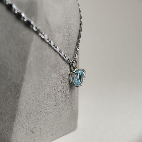 Серебряная подвеска с топазом 2.737ct
