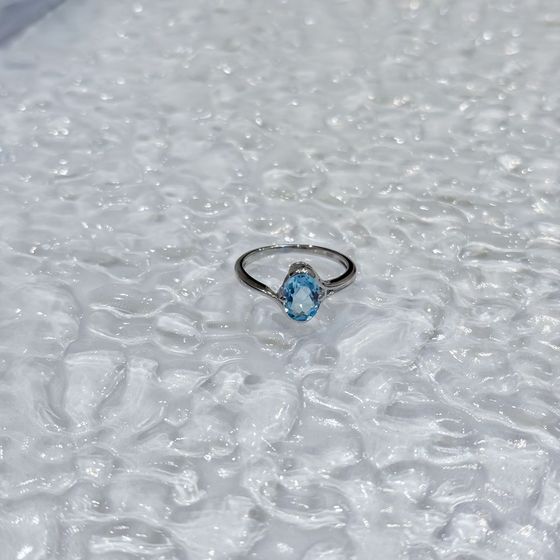 Серебряное кольцо с топазом 1.442ct