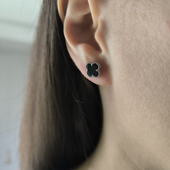 Серебряные серьги с ониксом