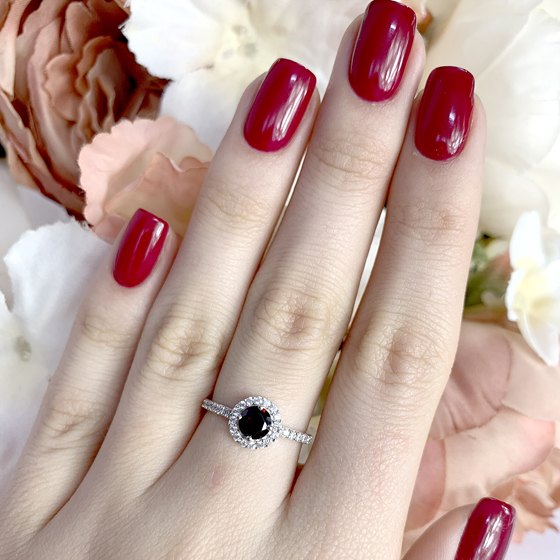 Серебряное кольцо с гранатом 1.01ct