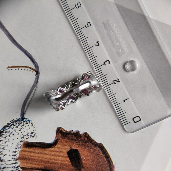 Серебряное кольцо с рубином 5.59ct, фианитами