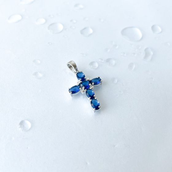 Серебряный крестик с сапфиром nano 1.9ct
