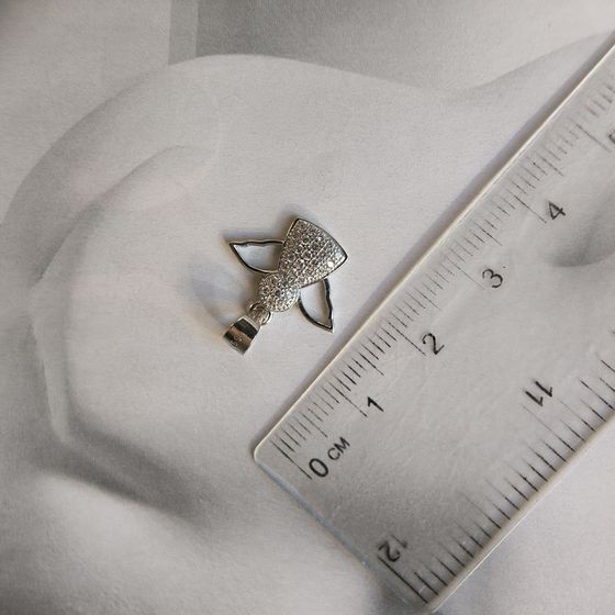 Серебряная подвеска с фианитами