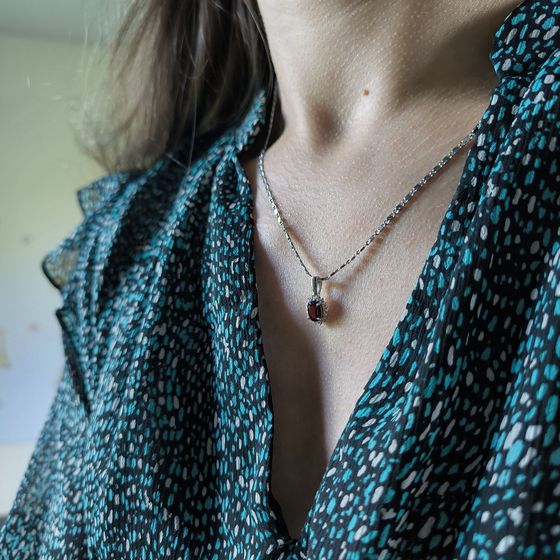 Серебряная подвеска с гранатом 1.041ct