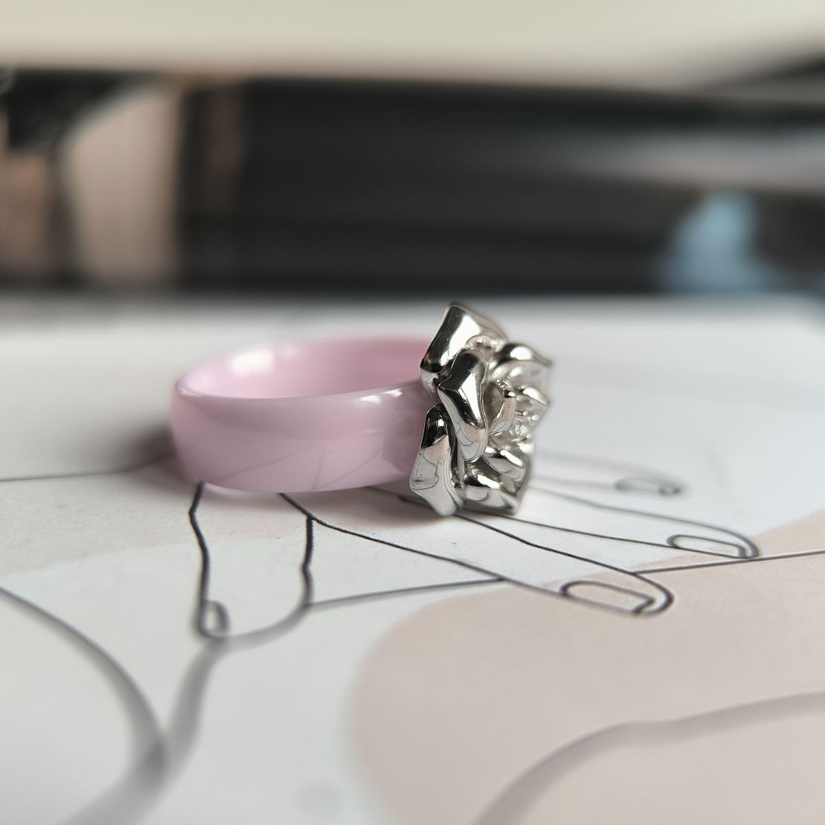 Серебряное кольцо с керамикой