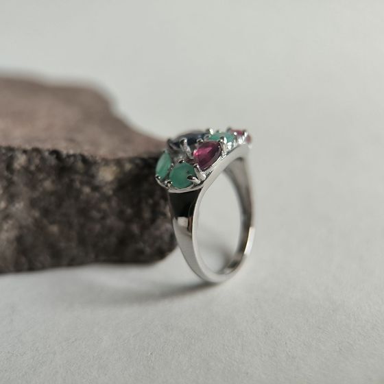Серебряное кольцо с сапфиром, рубином, изумрудом