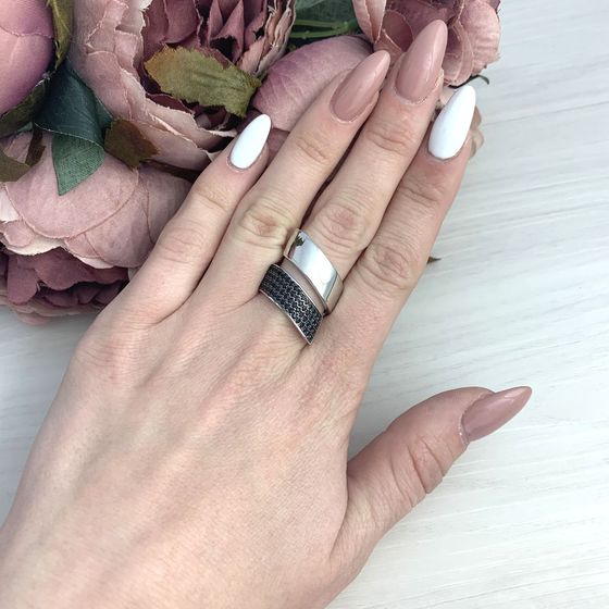 Серебряное кольцо с фианитами