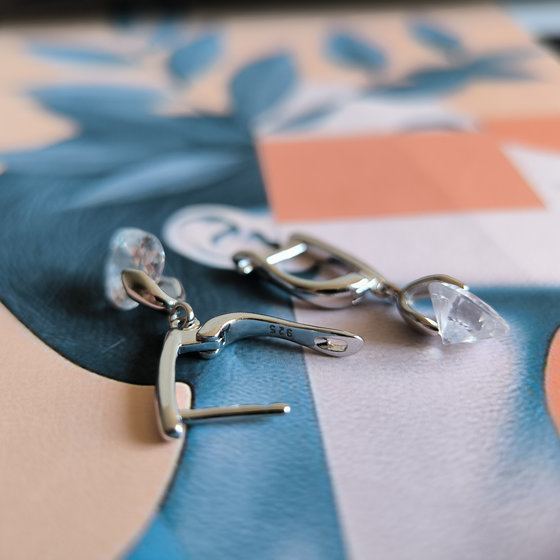 Серебряные серьги с фианитами