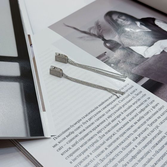 Серебряные серьги с фианитами