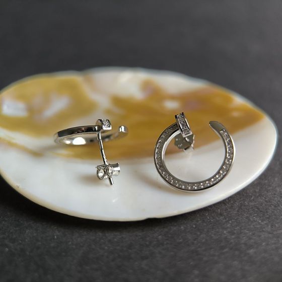 Серебряные серьги с фианитами