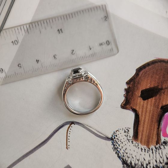 Серебряное кольцо с гранатом 1.4ct