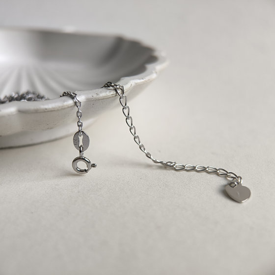 Серебряное колье с фианитами