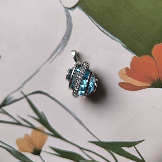 Серебряная подвеска с топазом 5.88ct