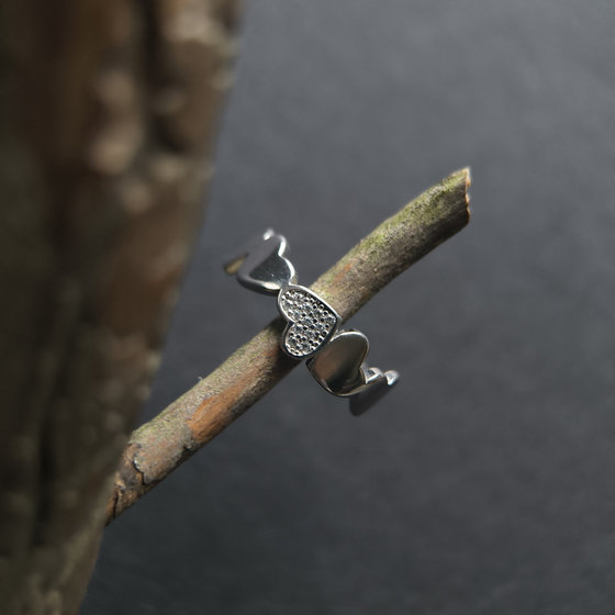 Серебряное кольцо с фианитами